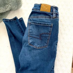 American eagle light and dark wash jean set!